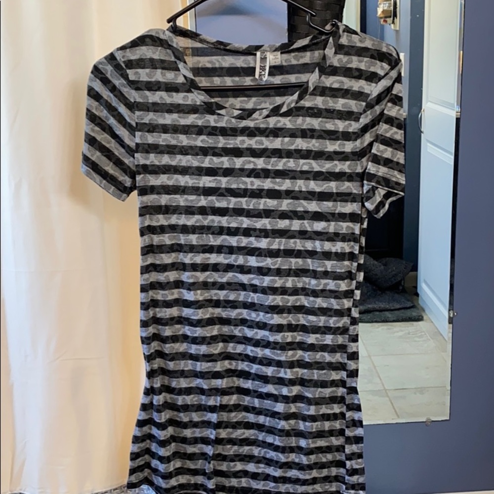 Leopard print striped buckle shirt